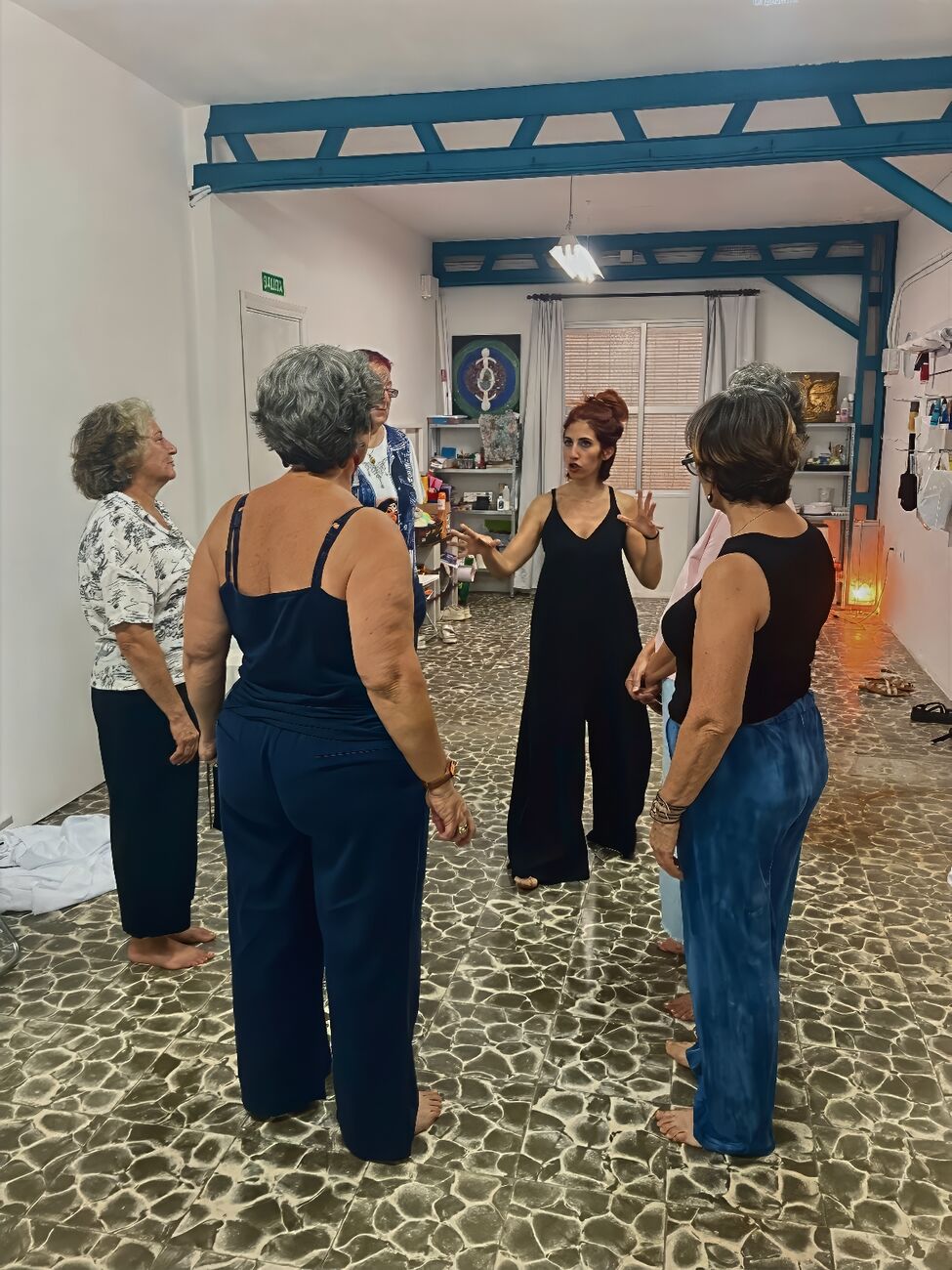 El grupo en círculo durante una sesión