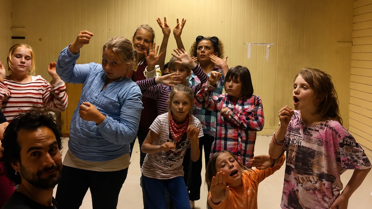 Ejercicio de movimiento en un taller